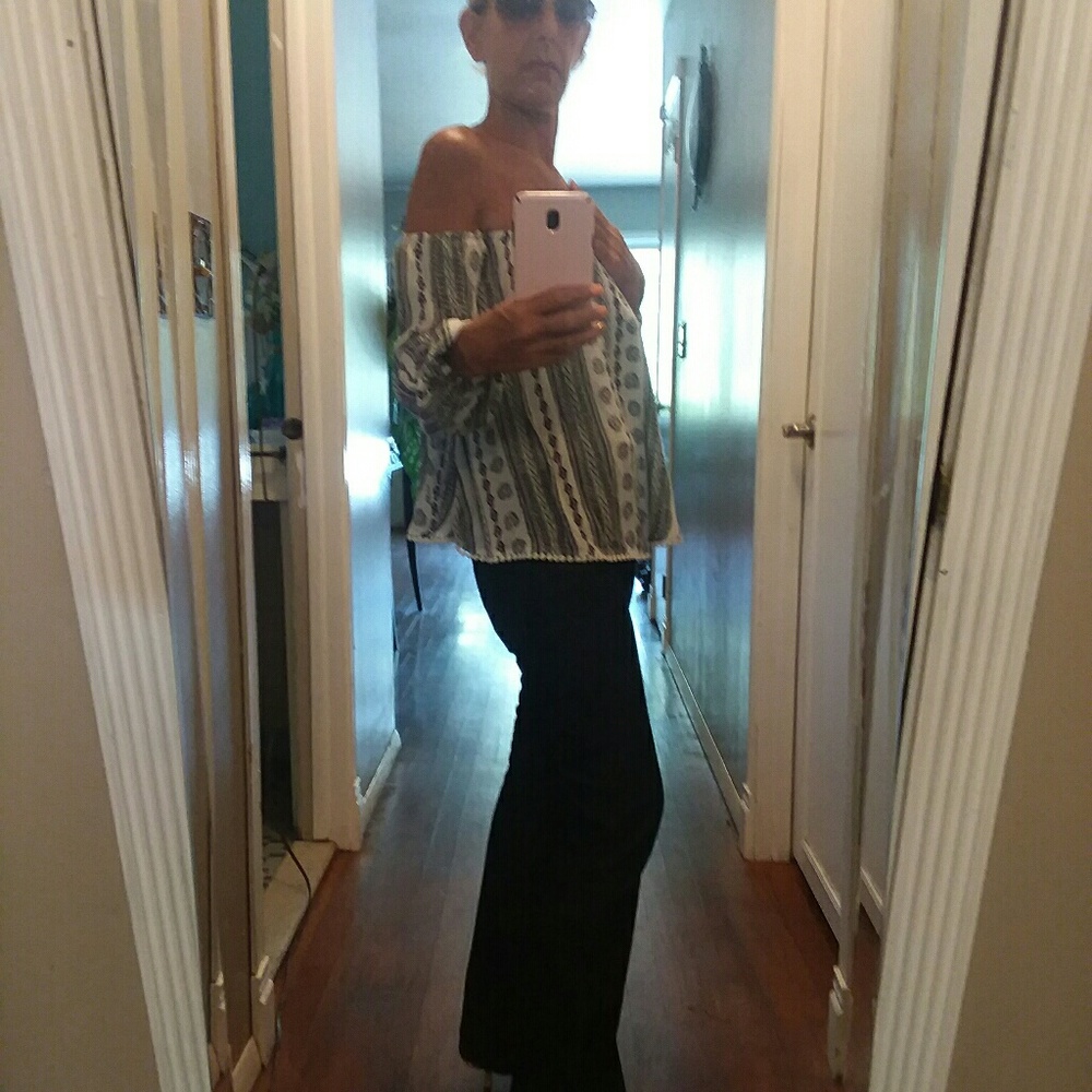 Abercrombie and Fitch cold shoulder top